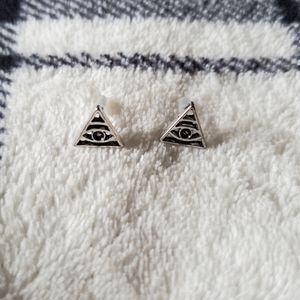🛍 NWOT Illuminati Stud Earrings